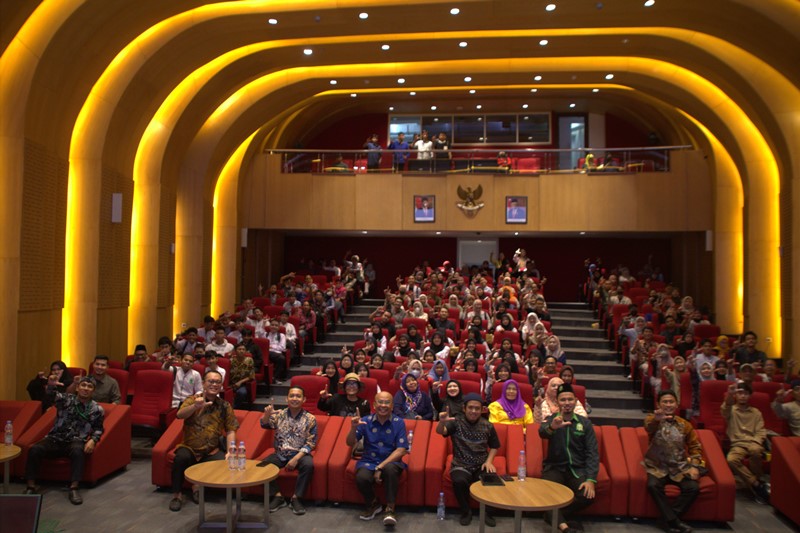 Forum Pemuda Hidayatullah di Perpusnas Jakarta Soroti Dinamika dan Tantangan Literasi 2 bincang3